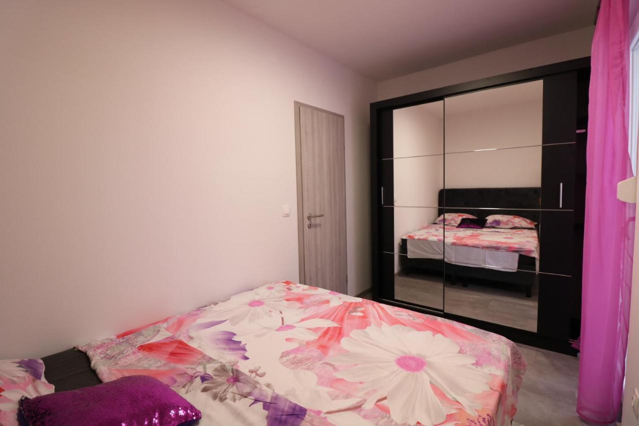 Klaudia Lägenhet Pula Exteriör bild